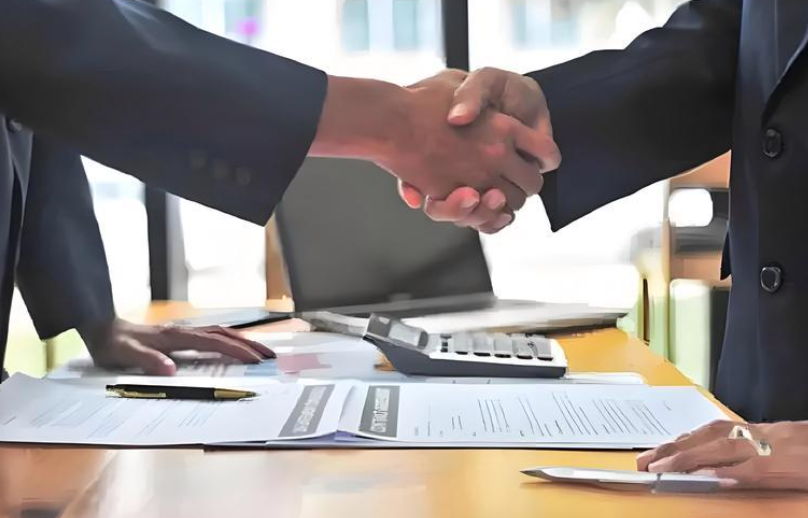 周鸿毅表示，六大业务应该不难赚钱，可能有害
