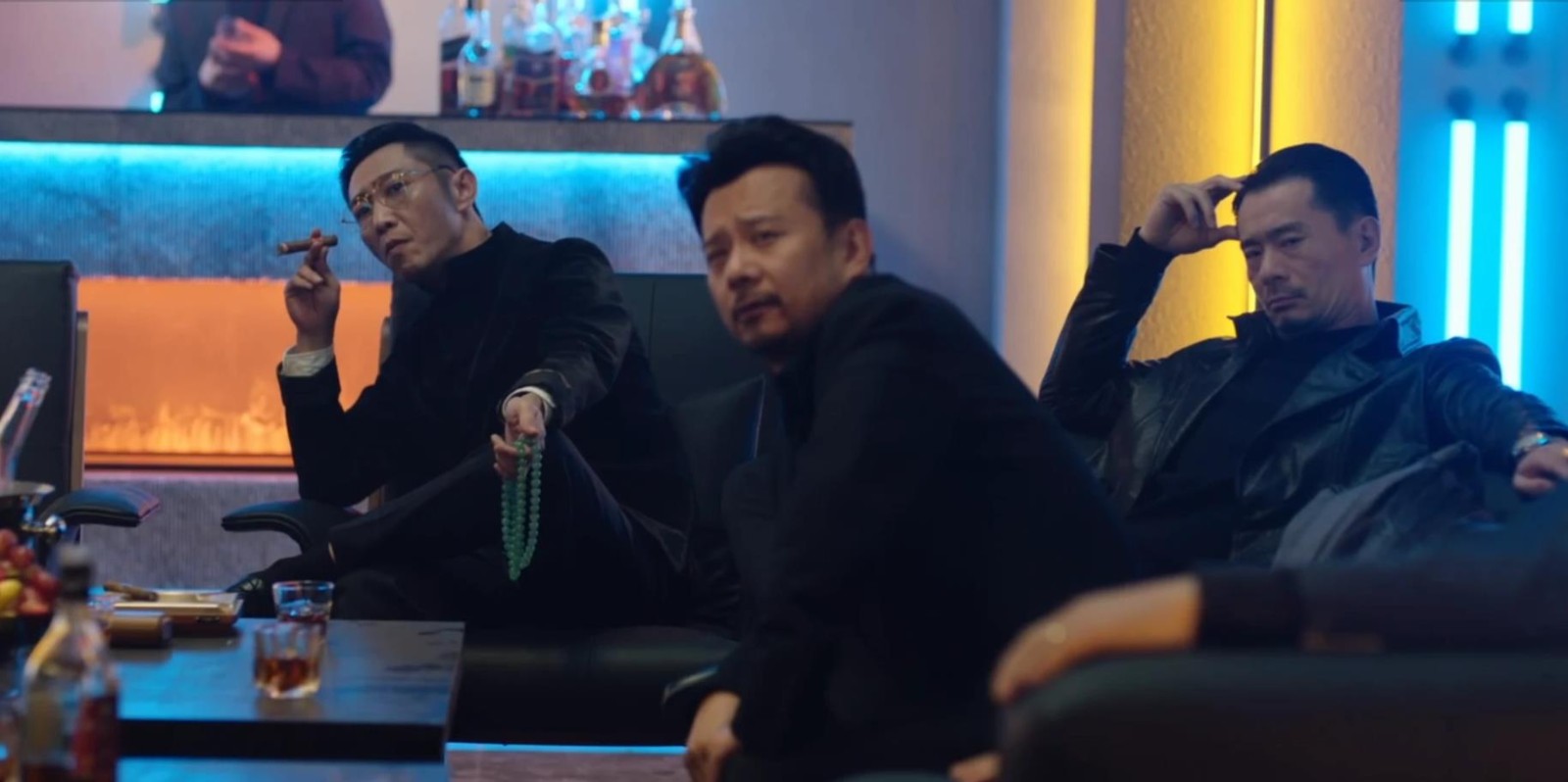 《晨昏线》权力分析银行家-迷雾背后的游戏
