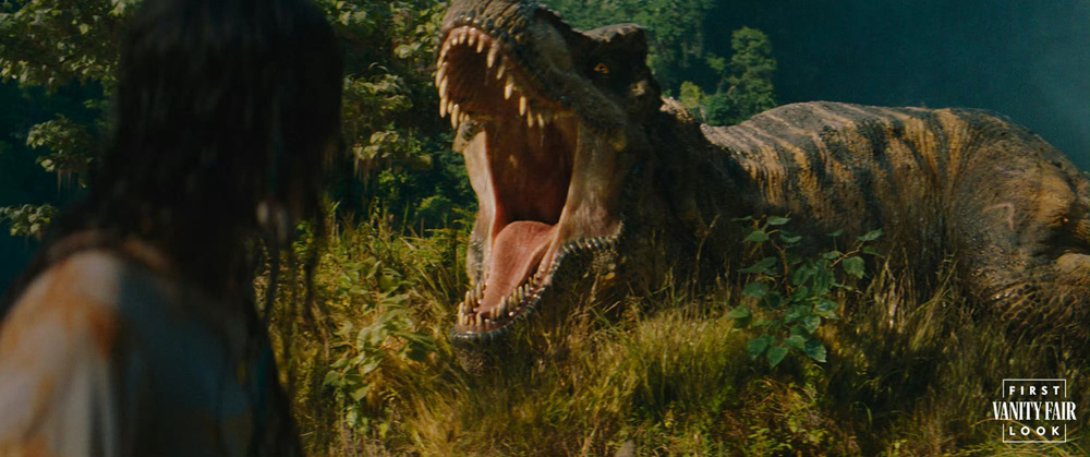 《侏罗纪世界：重生》新剧照探险队被恐龙围困
