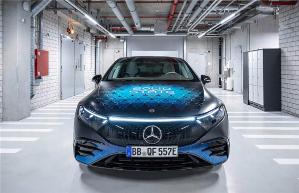 续航时间近1000公里：奔驰路试固态电池
