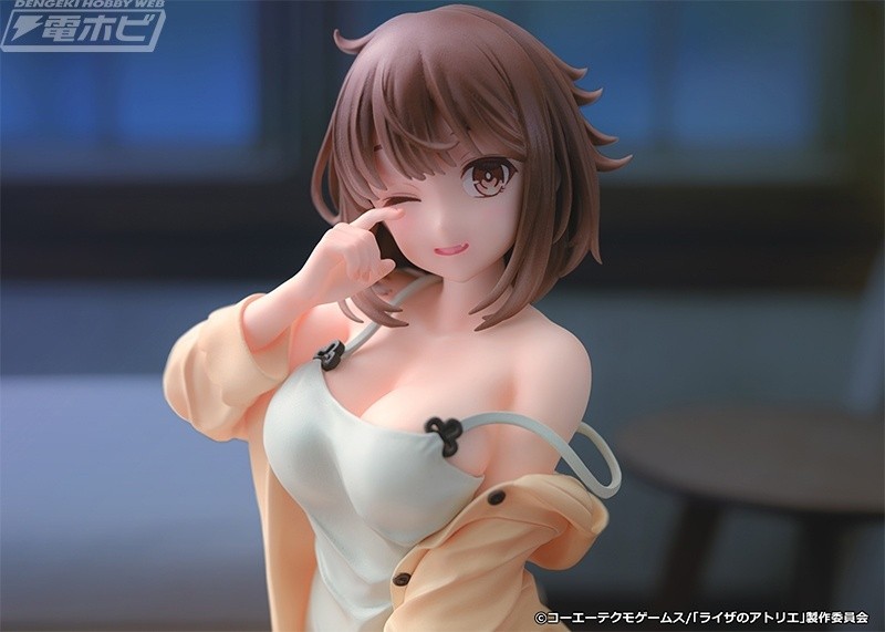 《莱莎的炼金工坊》莱莎新人办公室瞌睡女孩
