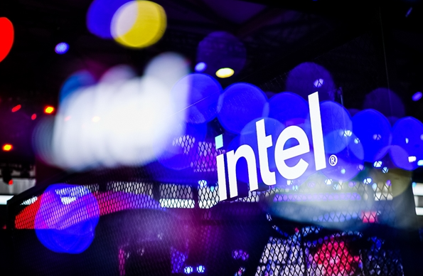 英特尔前首席执行官批评公司董事会建议重新雇用基辛格
