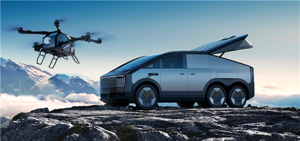 飞行汽车来了？何小鹏表示，“陆地航空母舰”将于2026年批量生产
