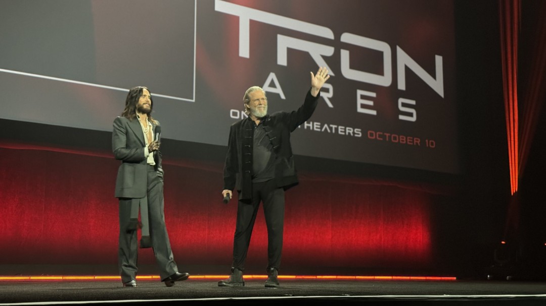 好帅！科幻电影《创：战神》首次曝光预告片
