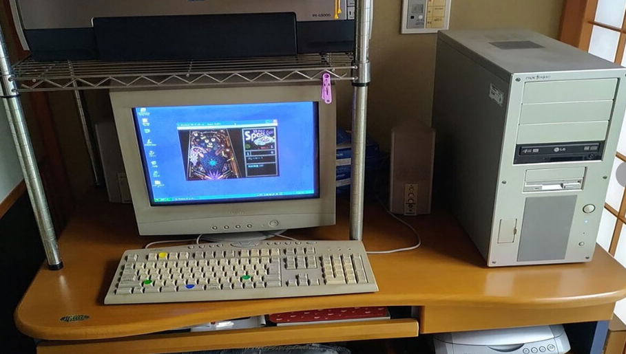 玩家展示20年前的电脑引发热议，现在成了奶奶的专属游戏机
