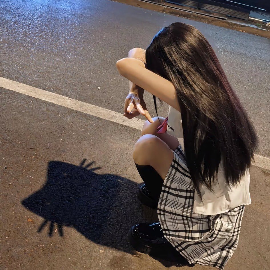 《生化危机4》AdaWang3D新美女照片复制品小猫影子照片
