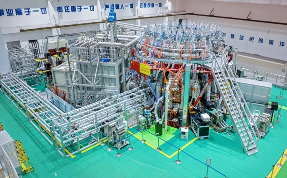 我国新一代人造太阳创下新运行记录，达到10的20次乘势
