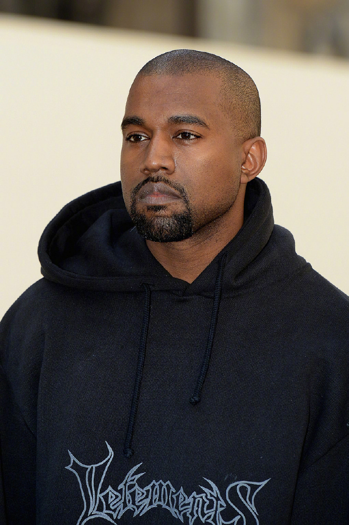 坎耶上海演唱会迟到早退引发歌迷不满要求退款
